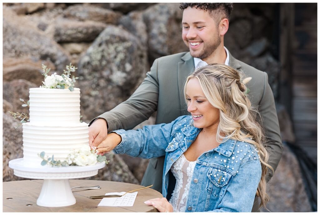 Wedding Cake Cutting