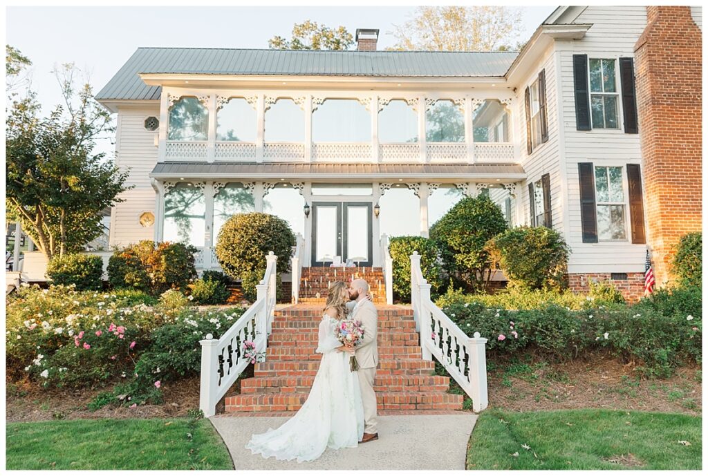 The Magnolia House on Weiss Lake 